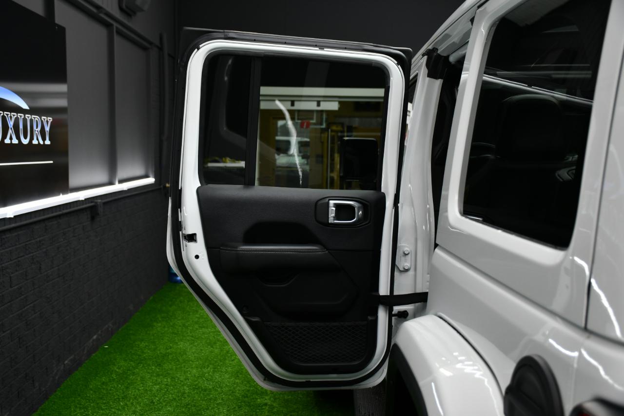 Jeep Wrangler Unlimited Sahara 2018