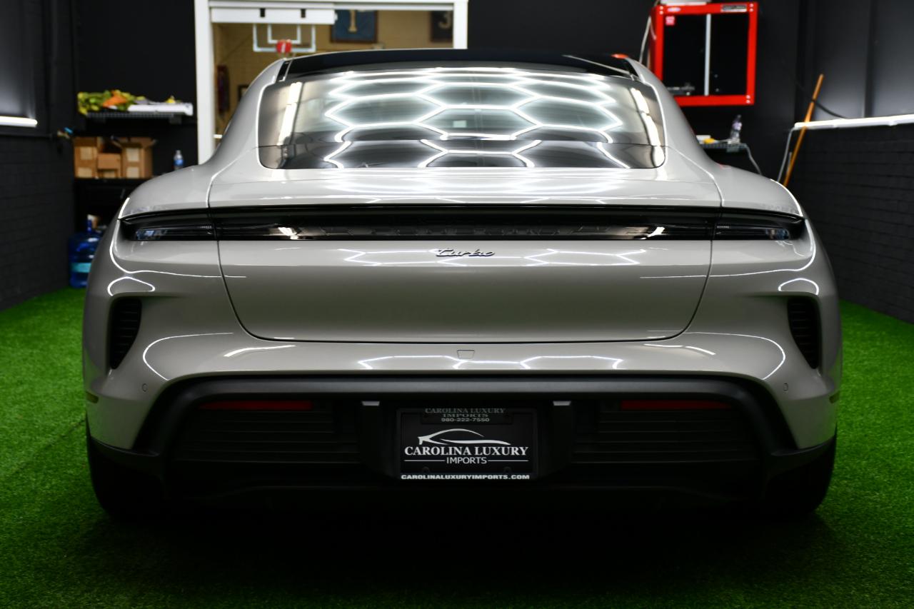 Porsche Taycan Turbo 2025