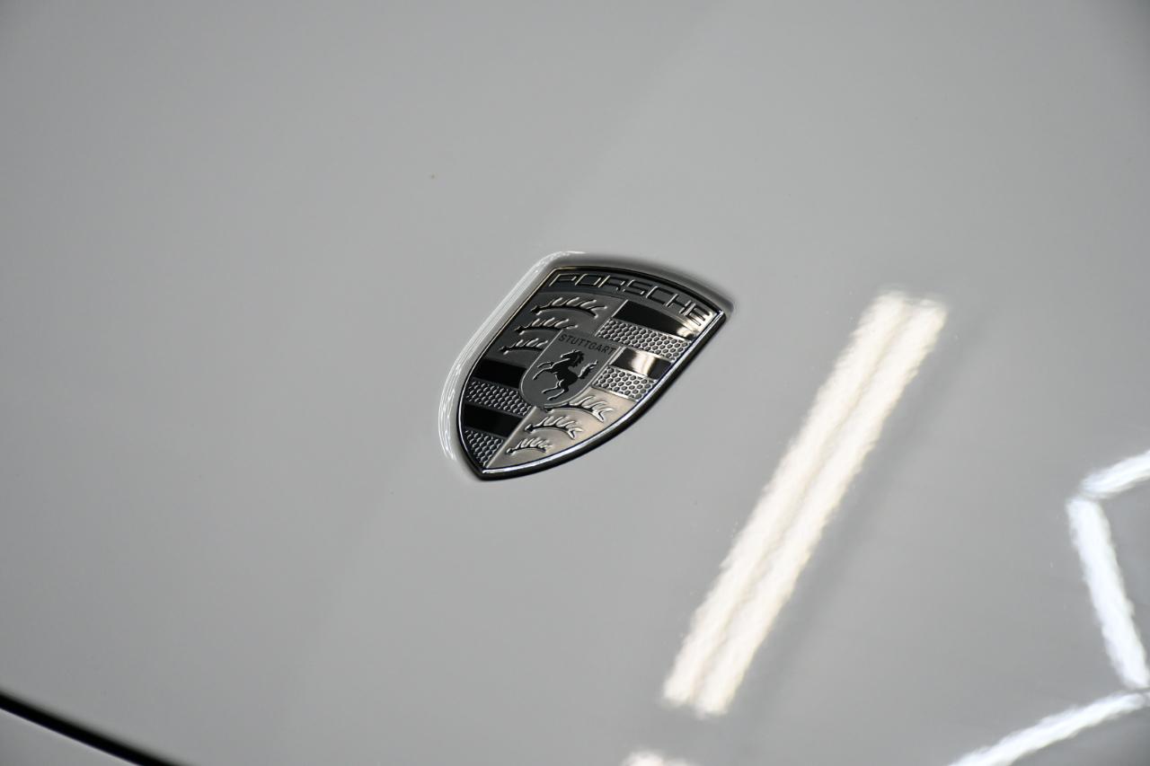 Porsche Taycan Turbo 2025