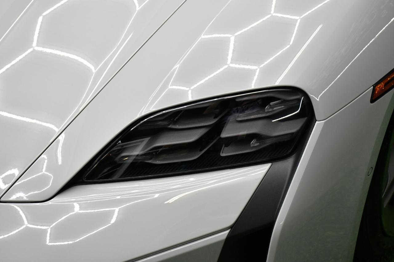 Porsche Taycan Turbo 2025