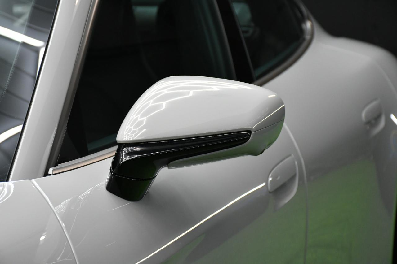 Porsche Taycan Turbo 2025