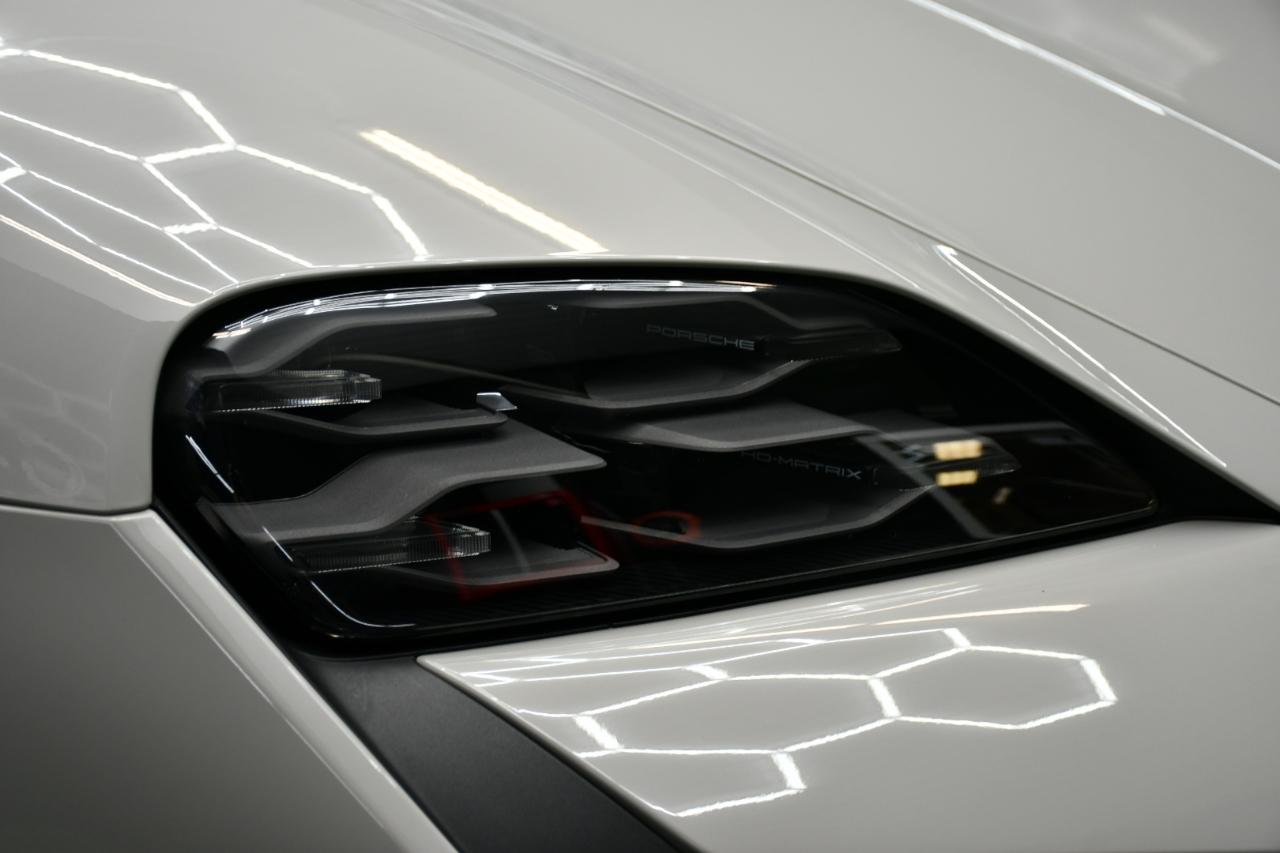 Porsche Taycan Turbo 2025