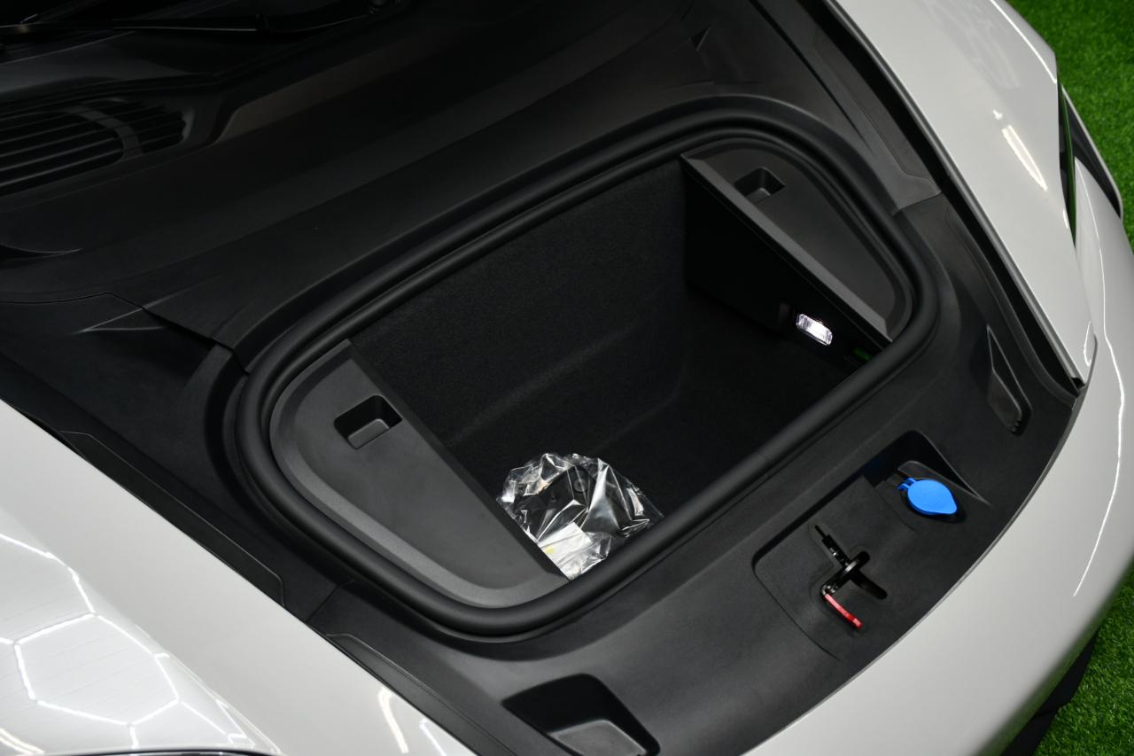 Porsche Taycan Turbo 2025