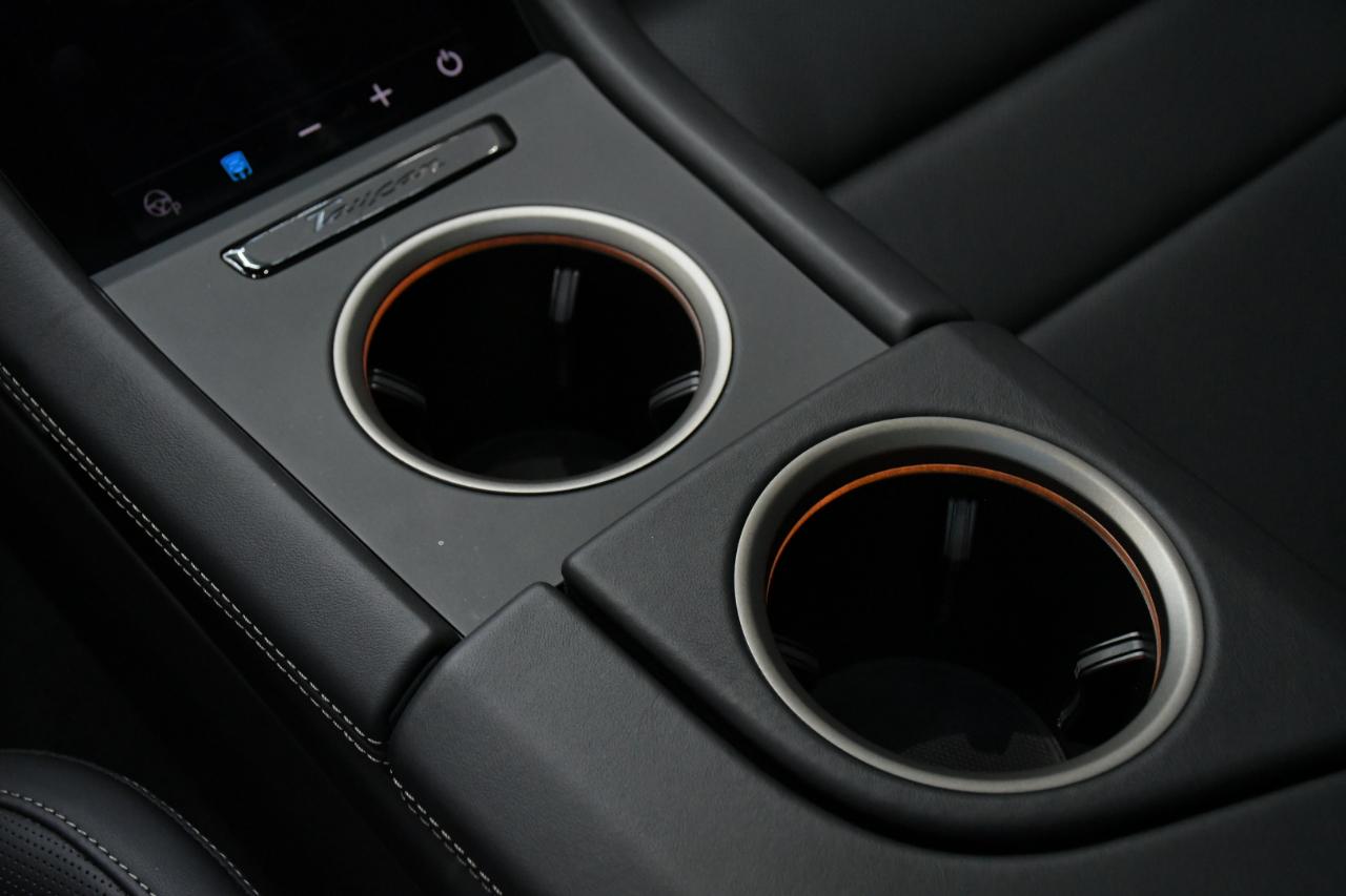 Porsche Taycan Turbo 2025