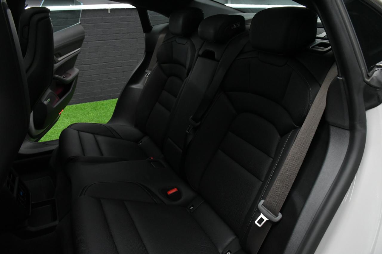 Porsche Taycan Turbo 2025