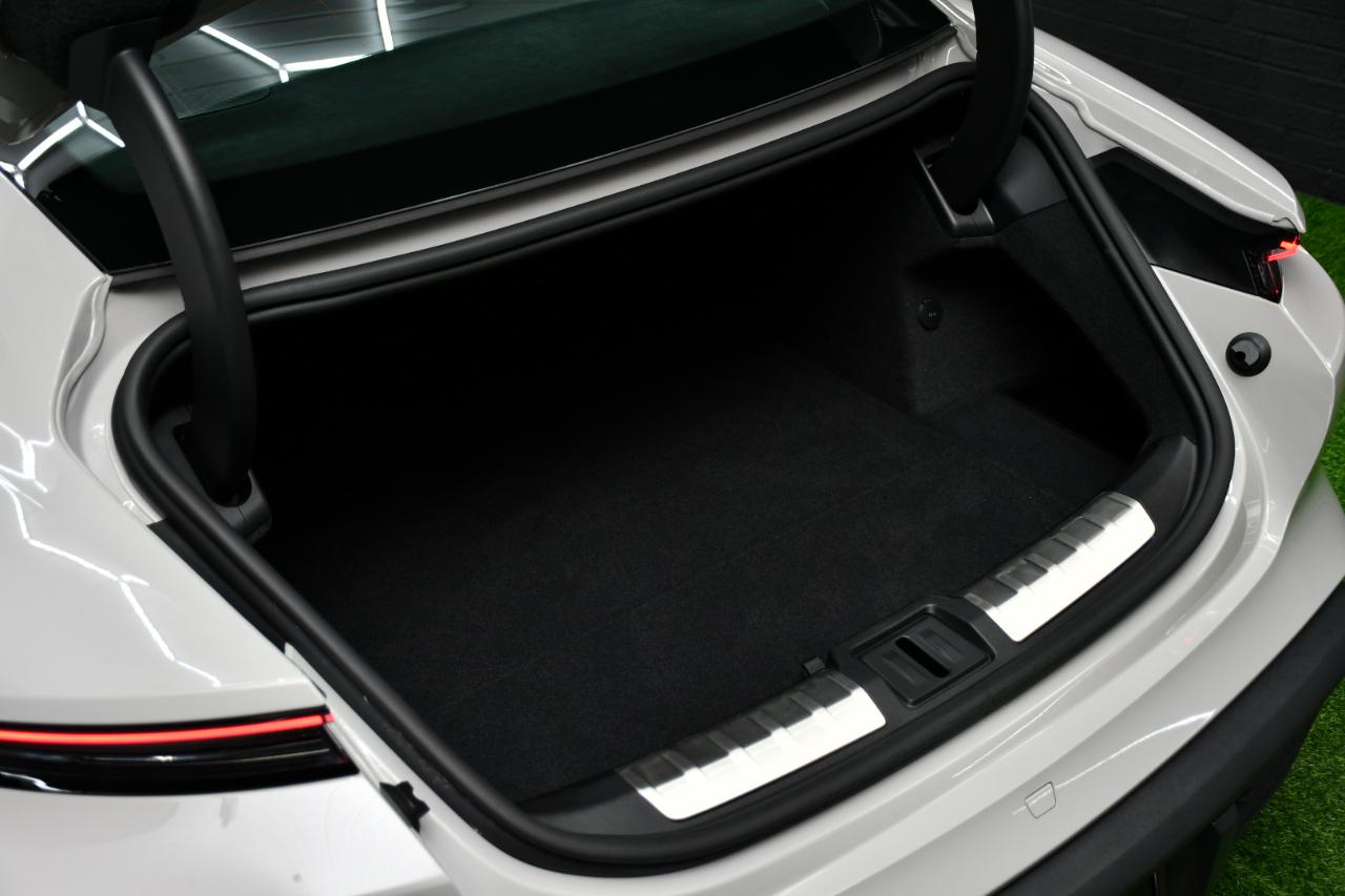 Porsche Taycan Turbo 2025