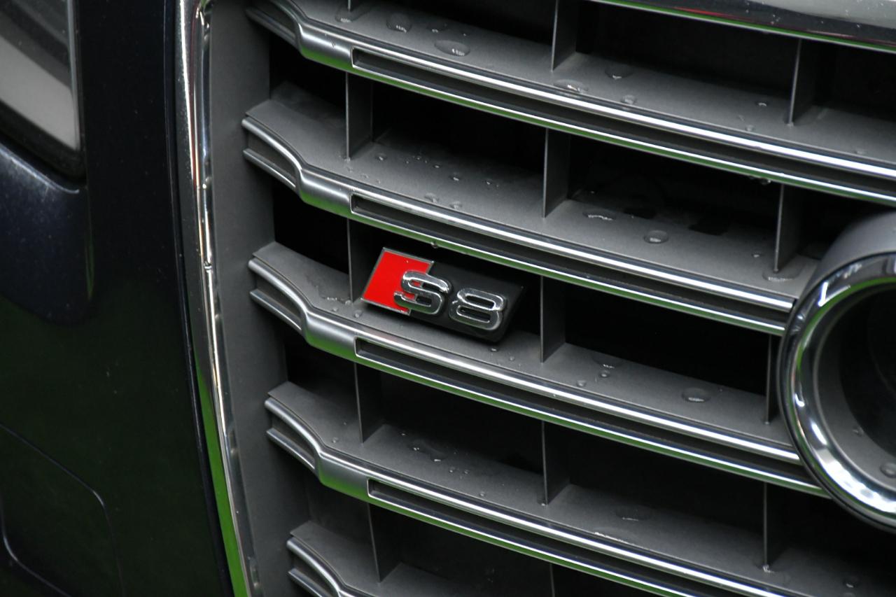 Audi S8 4.0 Sedan quattro Tiptronic 2013
