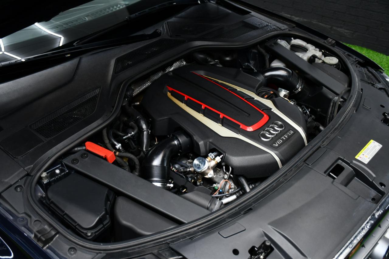 Audi S8 4.0 Sedan quattro Tiptronic 2013