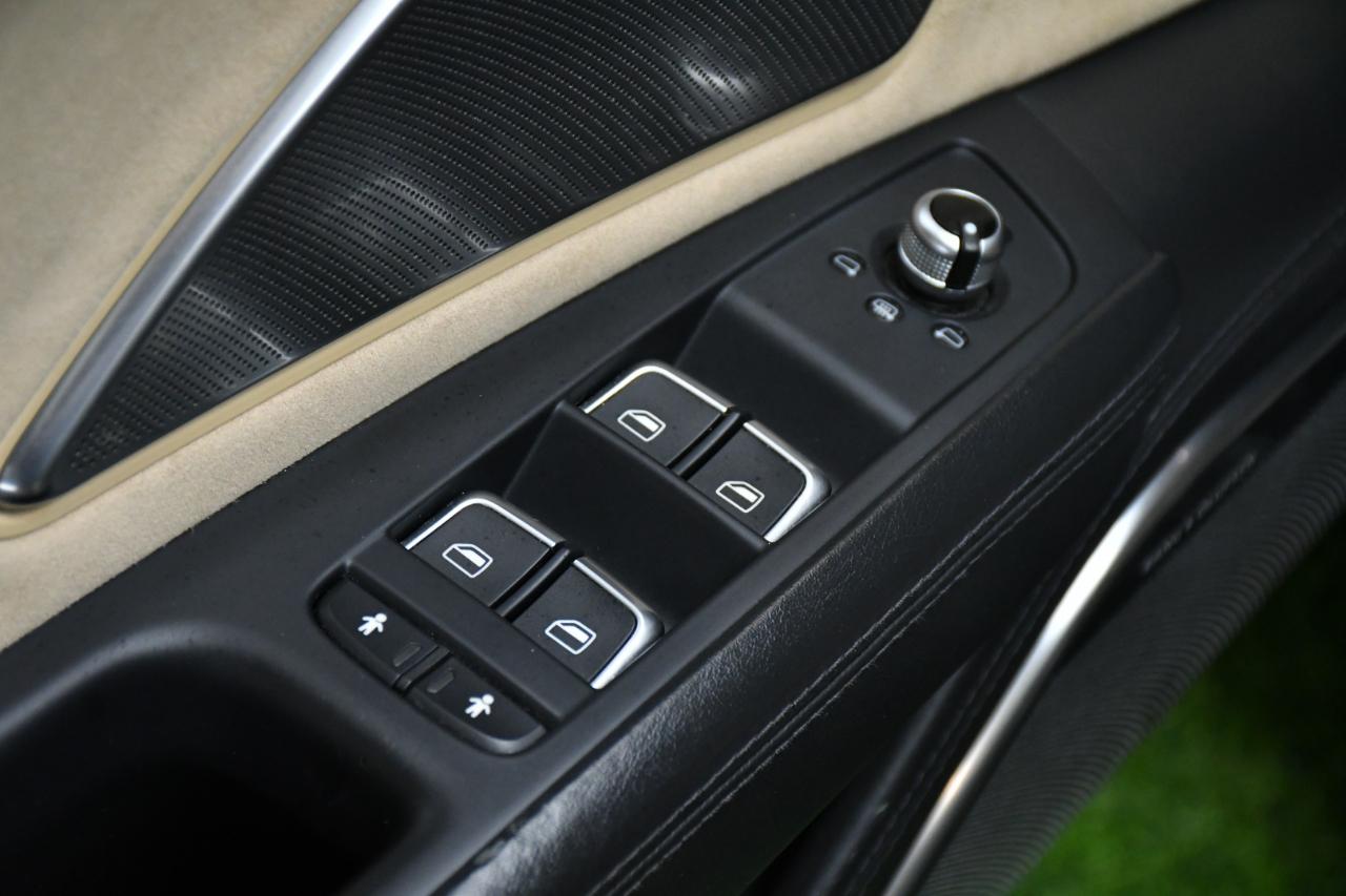 Audi S8 4.0 Sedan quattro Tiptronic 2013