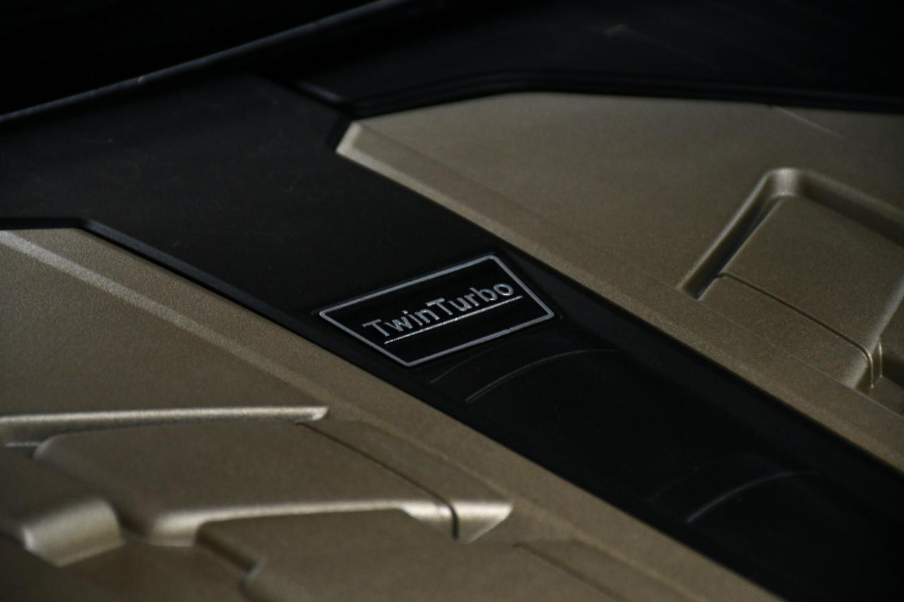 BMW 7-Series 750Li xDrive 2010