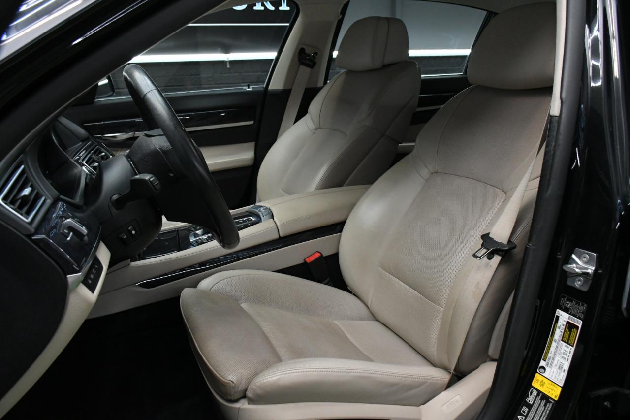 BMW 7-Series 750Li xDrive 2010