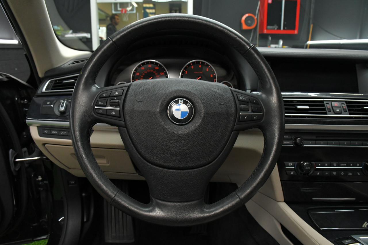 BMW 7-Series 750Li xDrive 2010