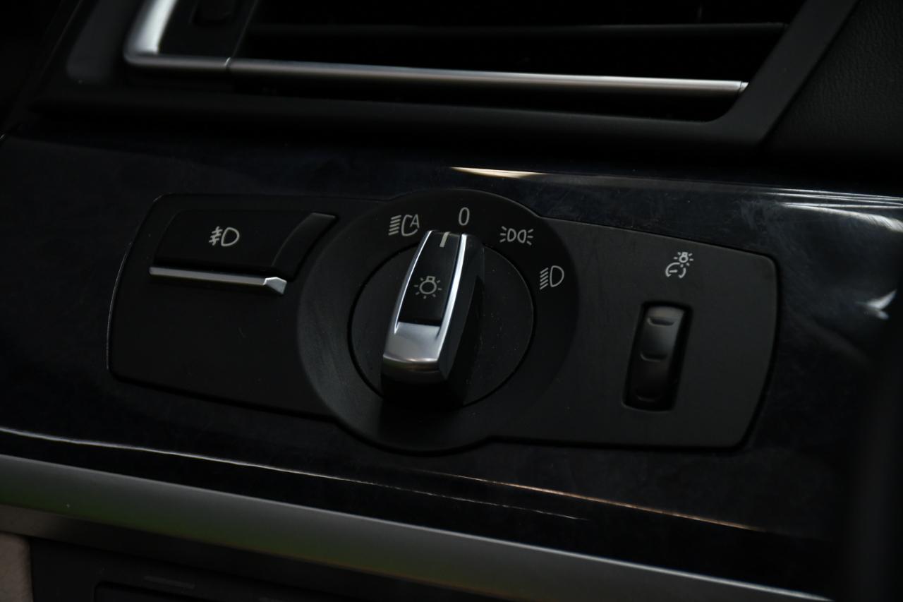 BMW 7-Series 750Li xDrive 2010