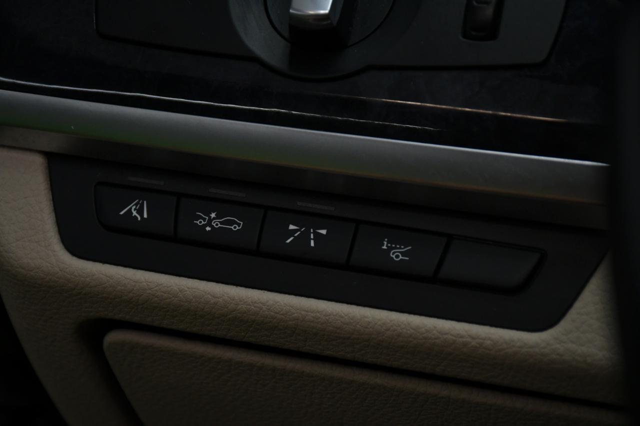 BMW 7-Series 750Li xDrive 2010