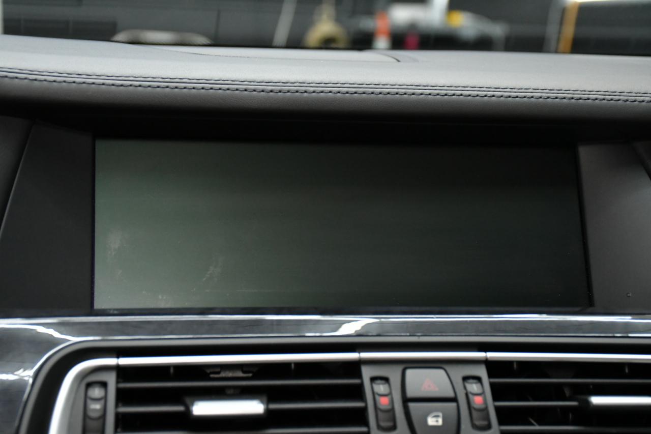 BMW 7-Series 750Li xDrive 2010