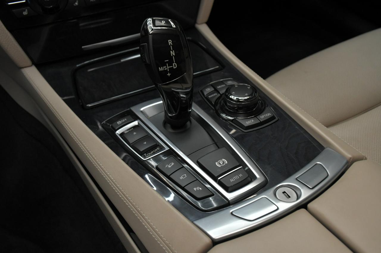 BMW 7-Series 750Li xDrive 2010