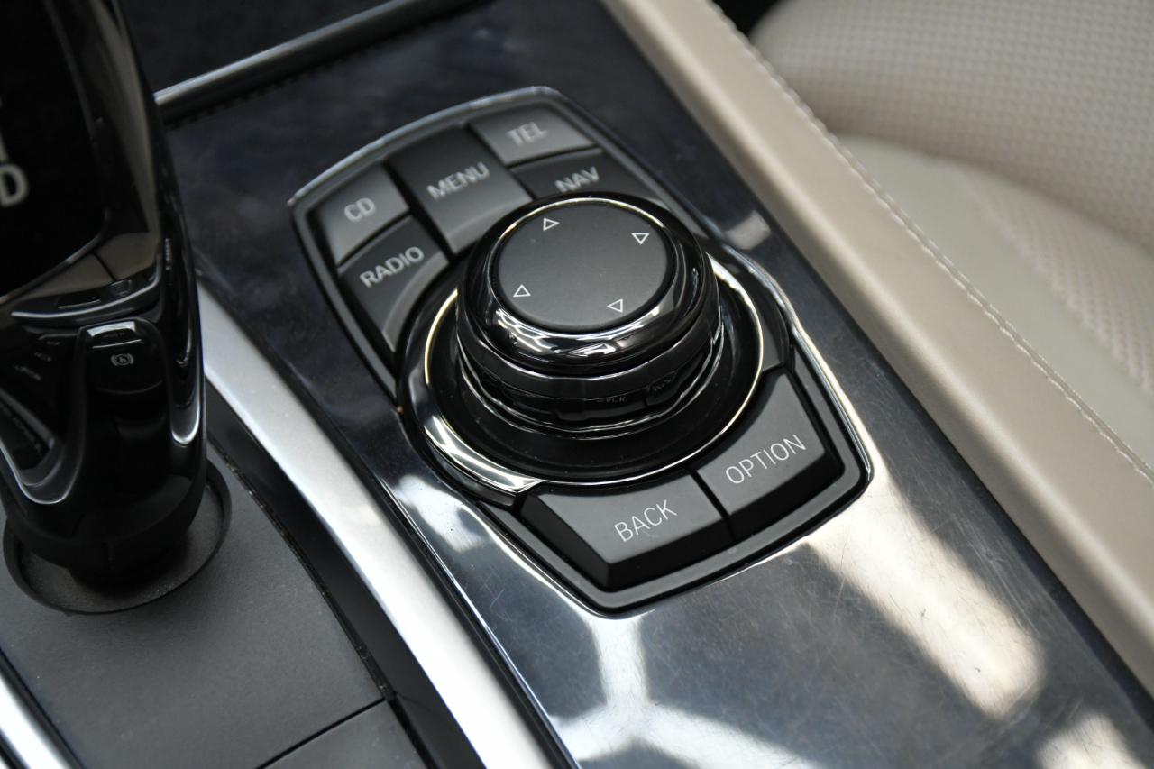 BMW 7-Series 750Li xDrive 2010