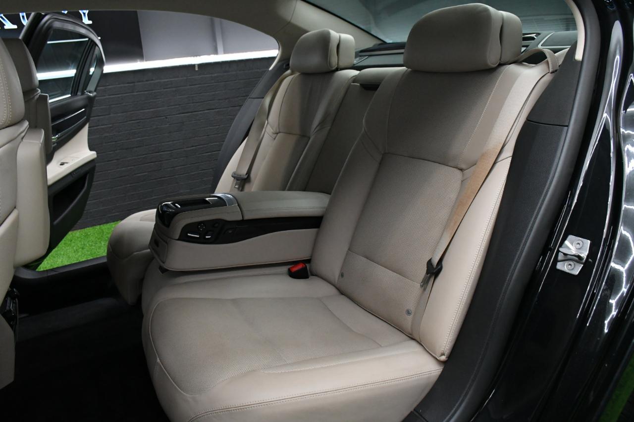 BMW 7-Series 750Li xDrive 2010