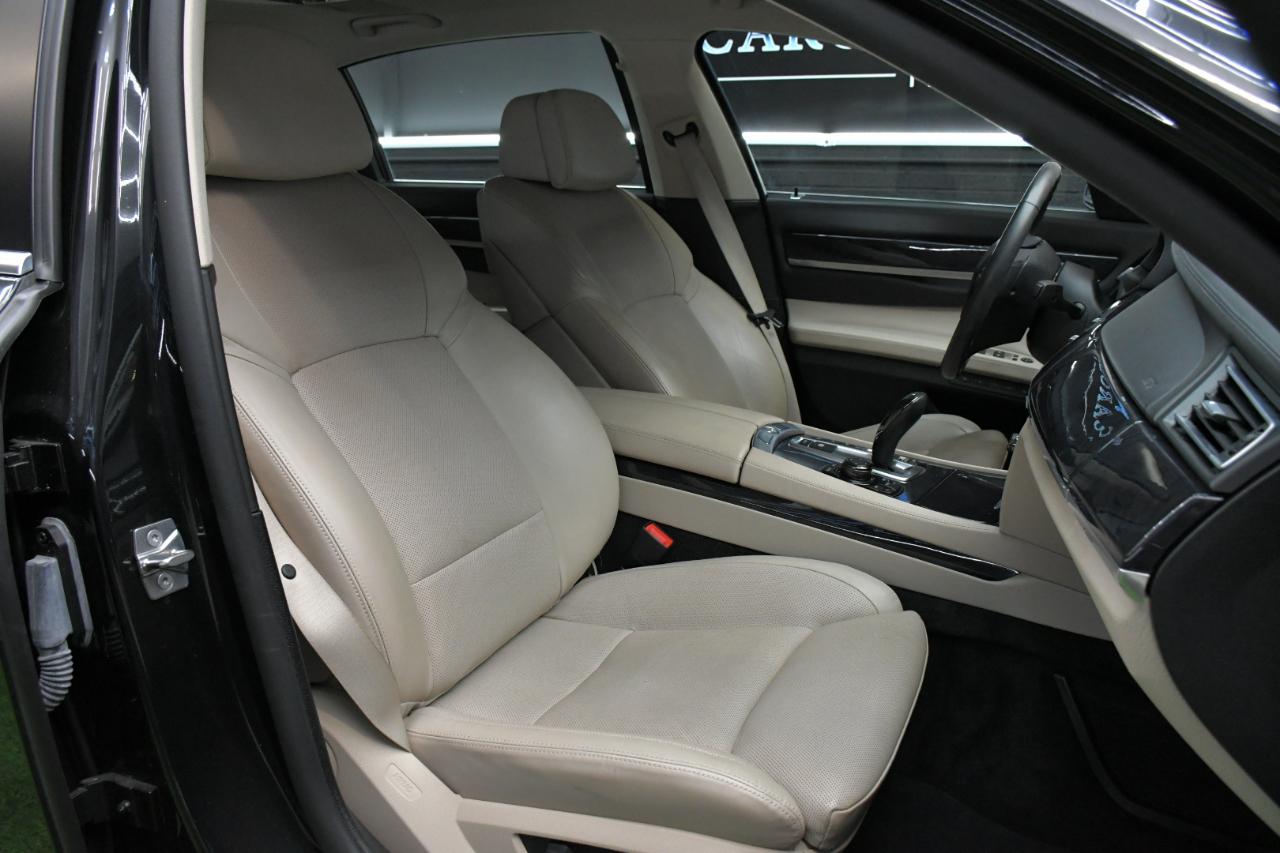 BMW 7-Series 750Li xDrive 2010