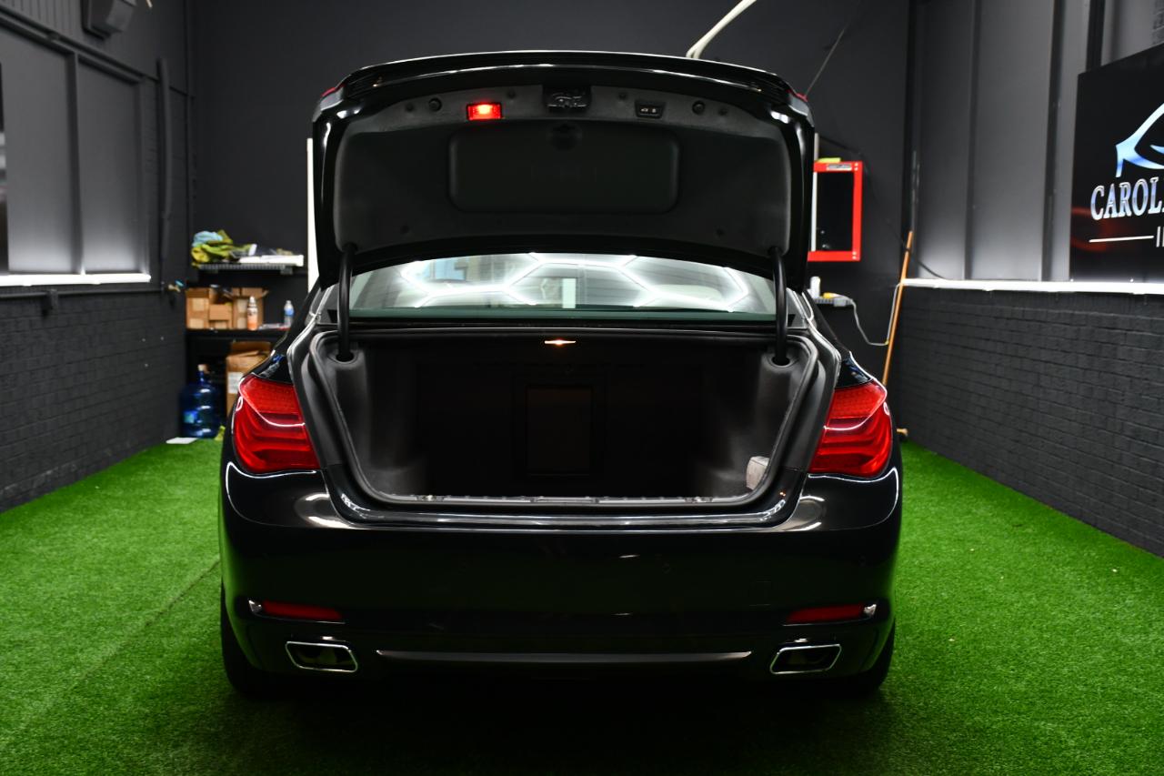 BMW 7-Series 750Li xDrive 2010