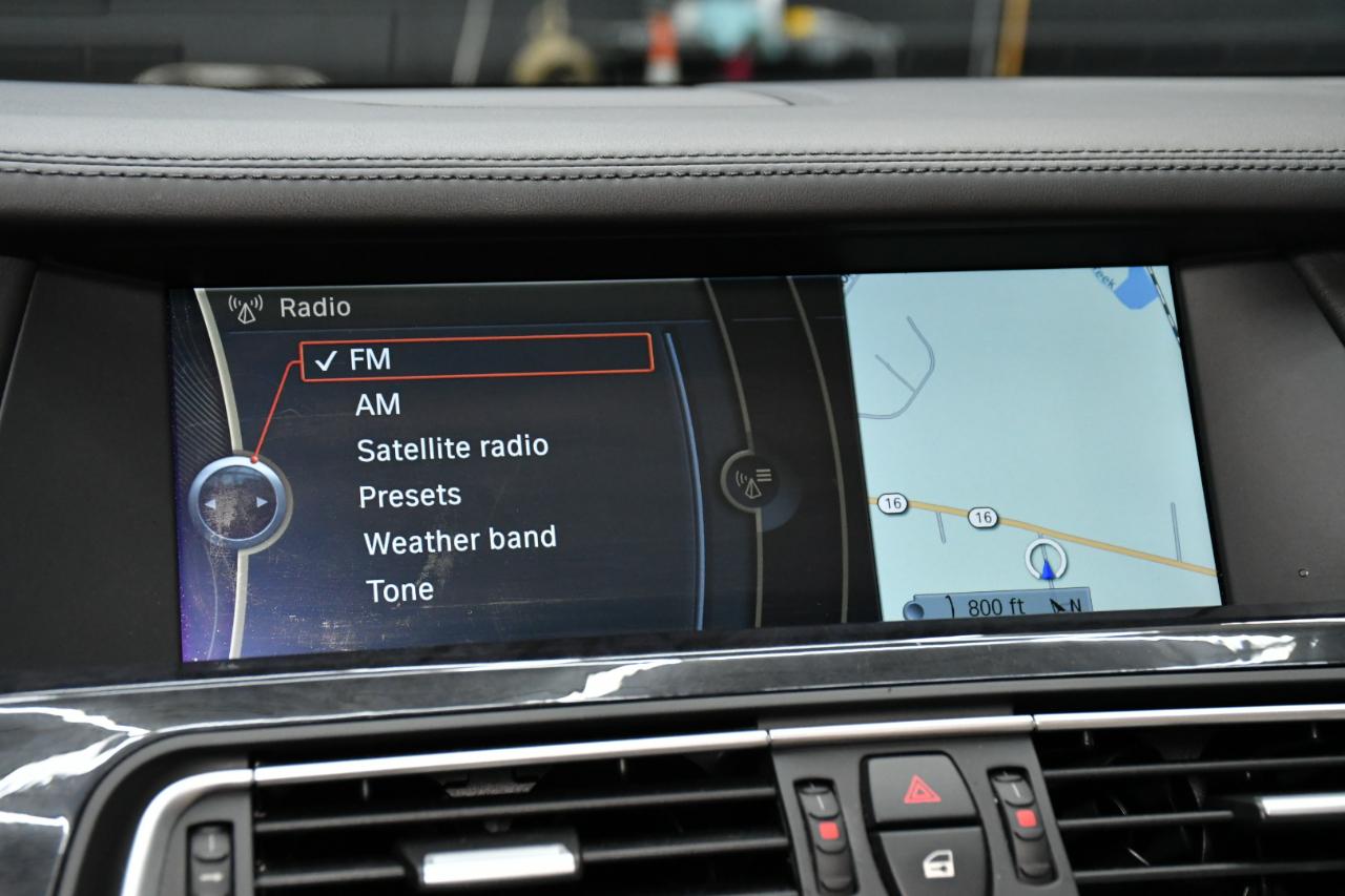 BMW 7-Series 750Li xDrive 2010