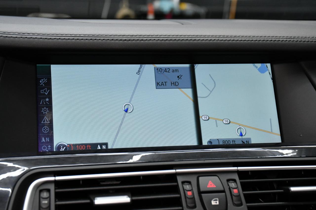 BMW 7-Series 750Li xDrive 2010