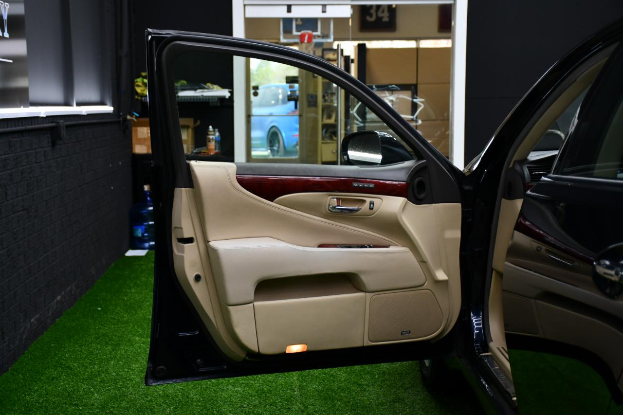 Lexus LS 460 Luxury Sedan 2007