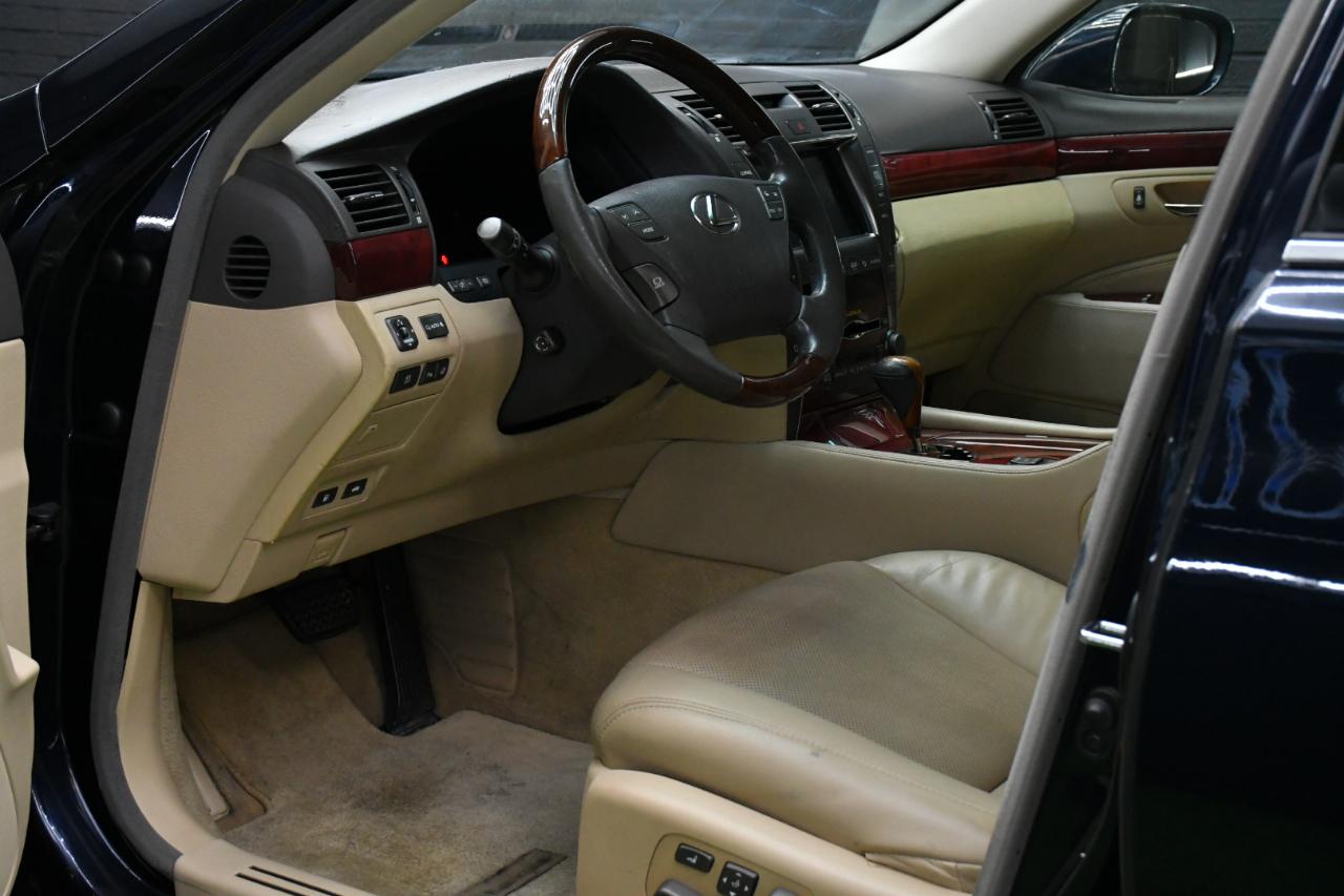 Lexus LS 460 Luxury Sedan 2007