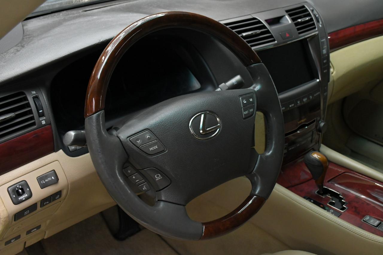 Lexus LS 460 Luxury Sedan 2007