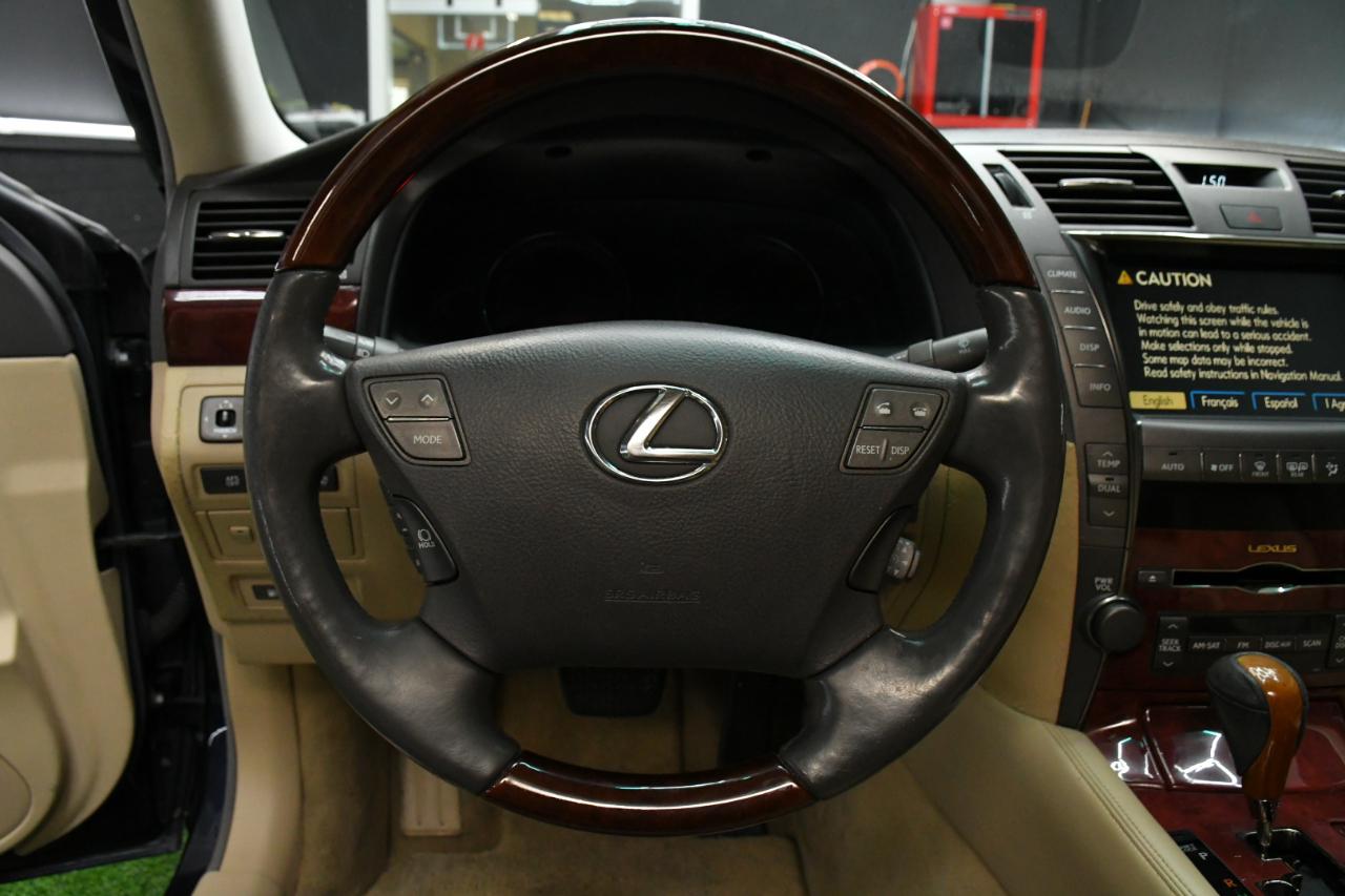 Lexus LS 460 Luxury Sedan 2007