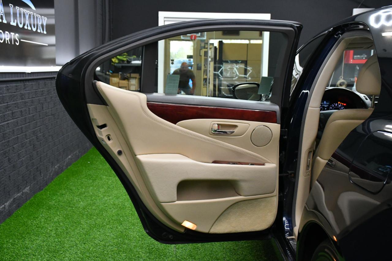 Lexus LS 460 Luxury Sedan 2007