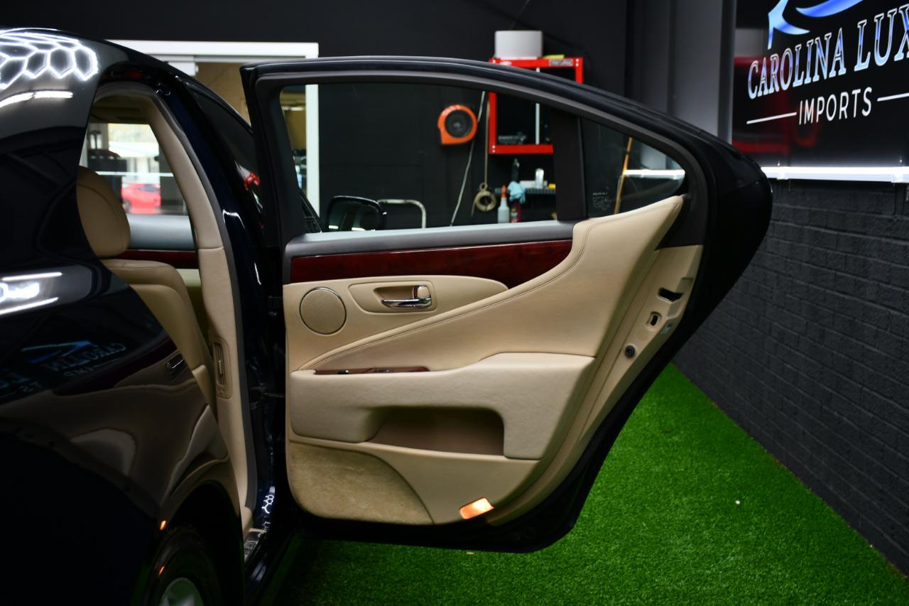 Lexus LS 460 Luxury Sedan 2007