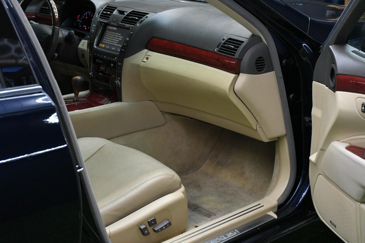 Lexus LS 460 Luxury Sedan 2007