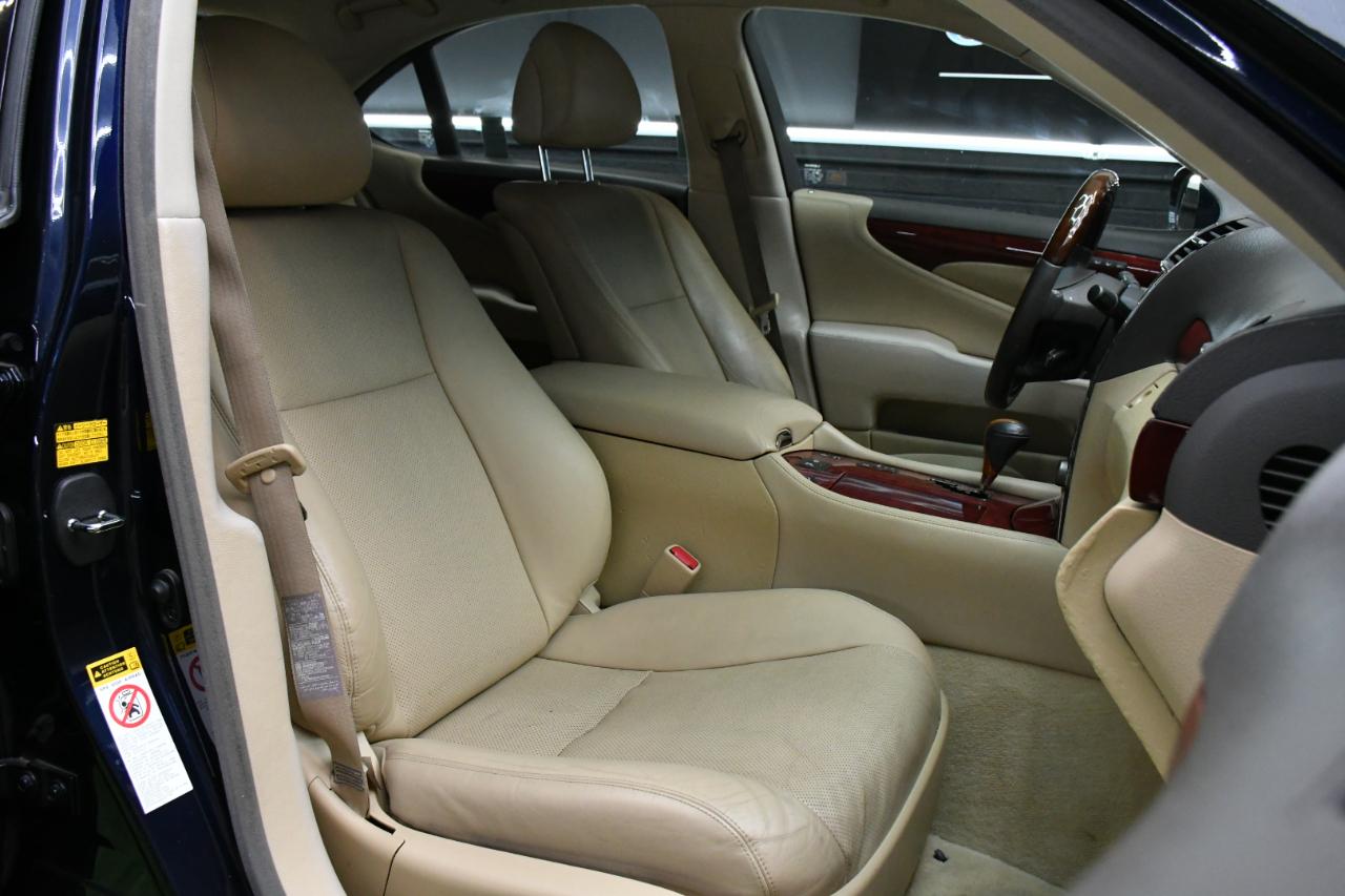 Lexus LS 460 Luxury Sedan 2007