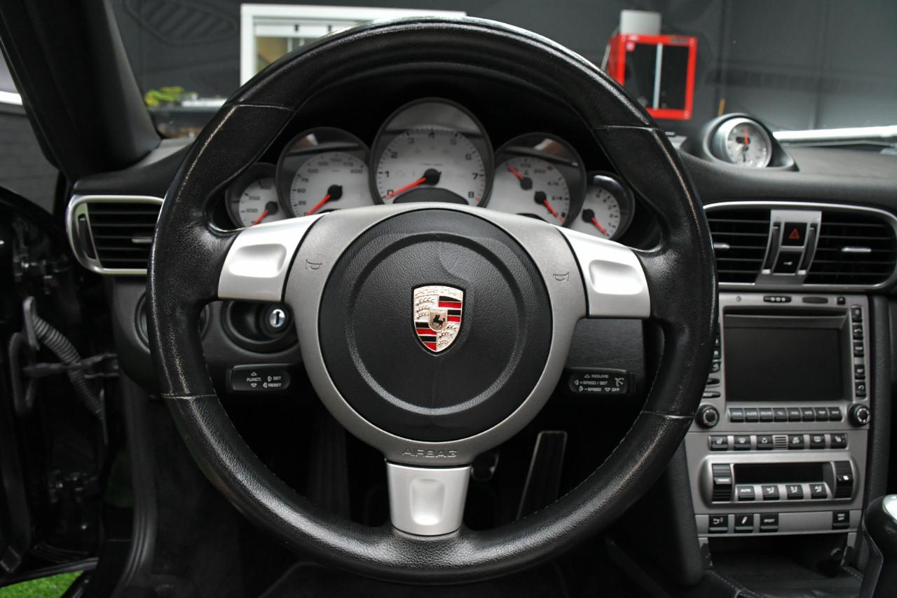 Porsche 911 Carrera S Cabriolet 2006