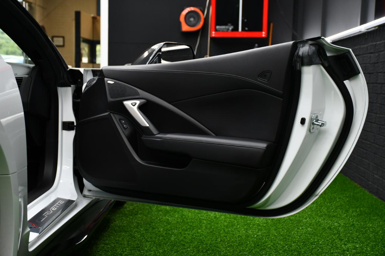 Chevrolet Corvette 2LT Coupe Automatic 2016