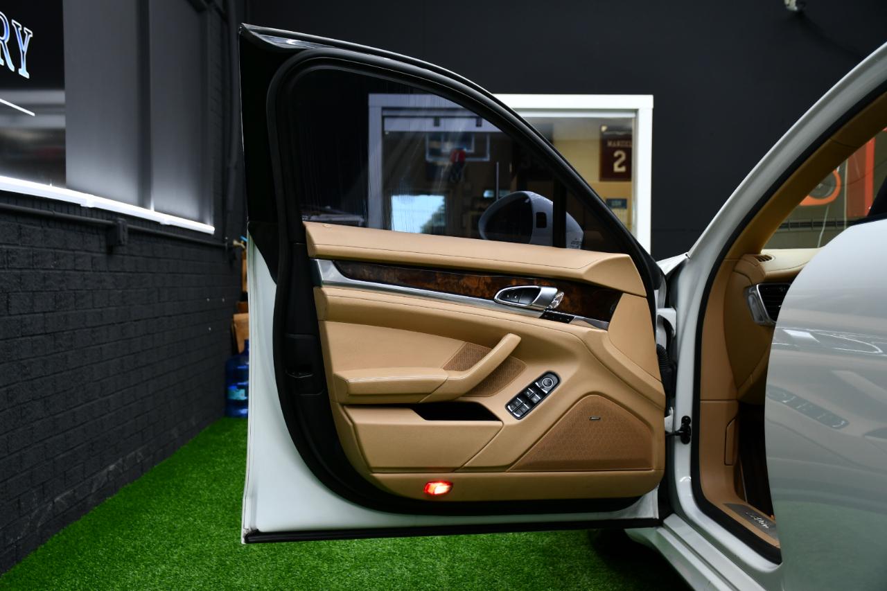 Porsche Panamera 4 2016