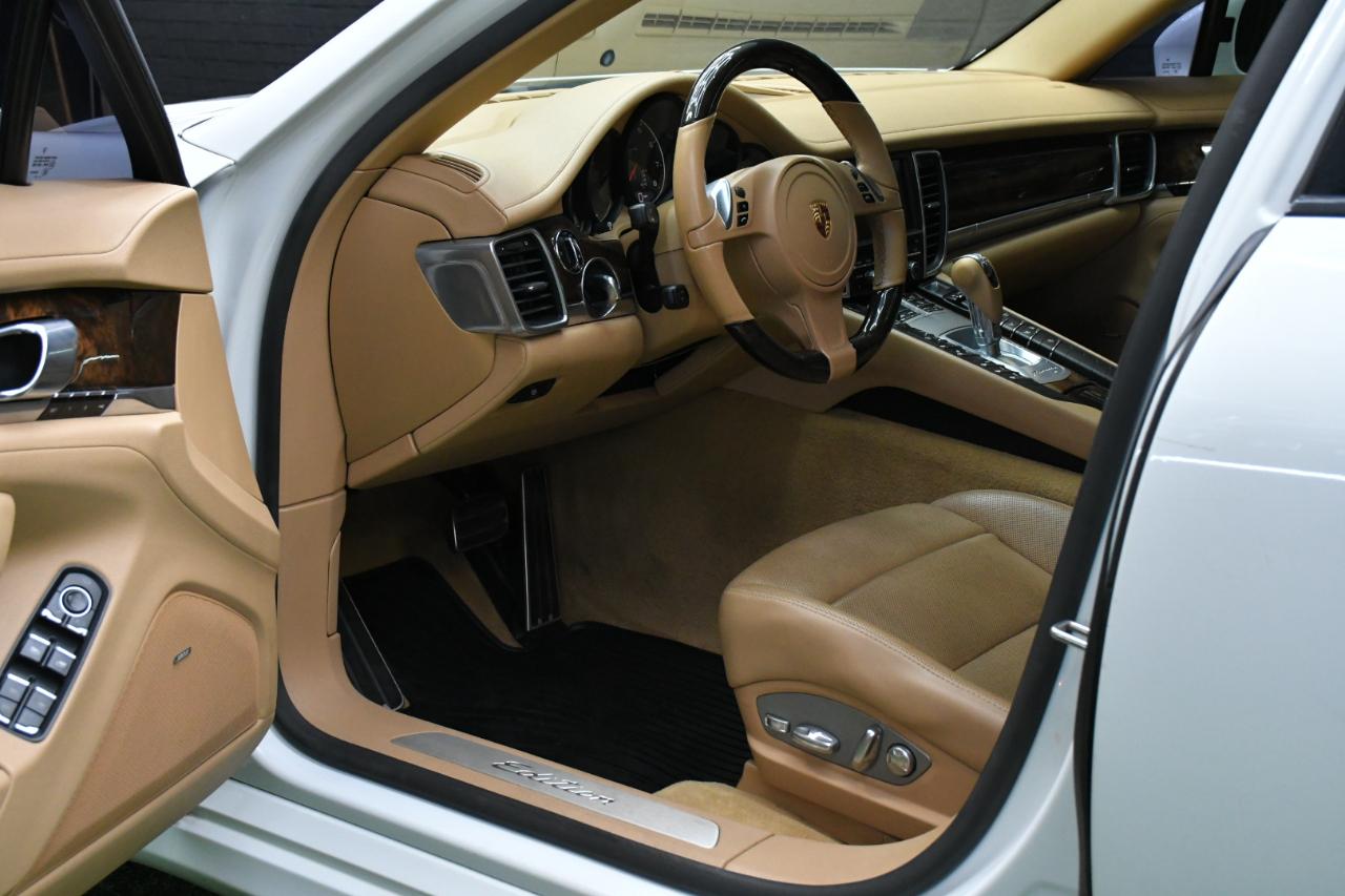 Porsche Panamera 4 2016