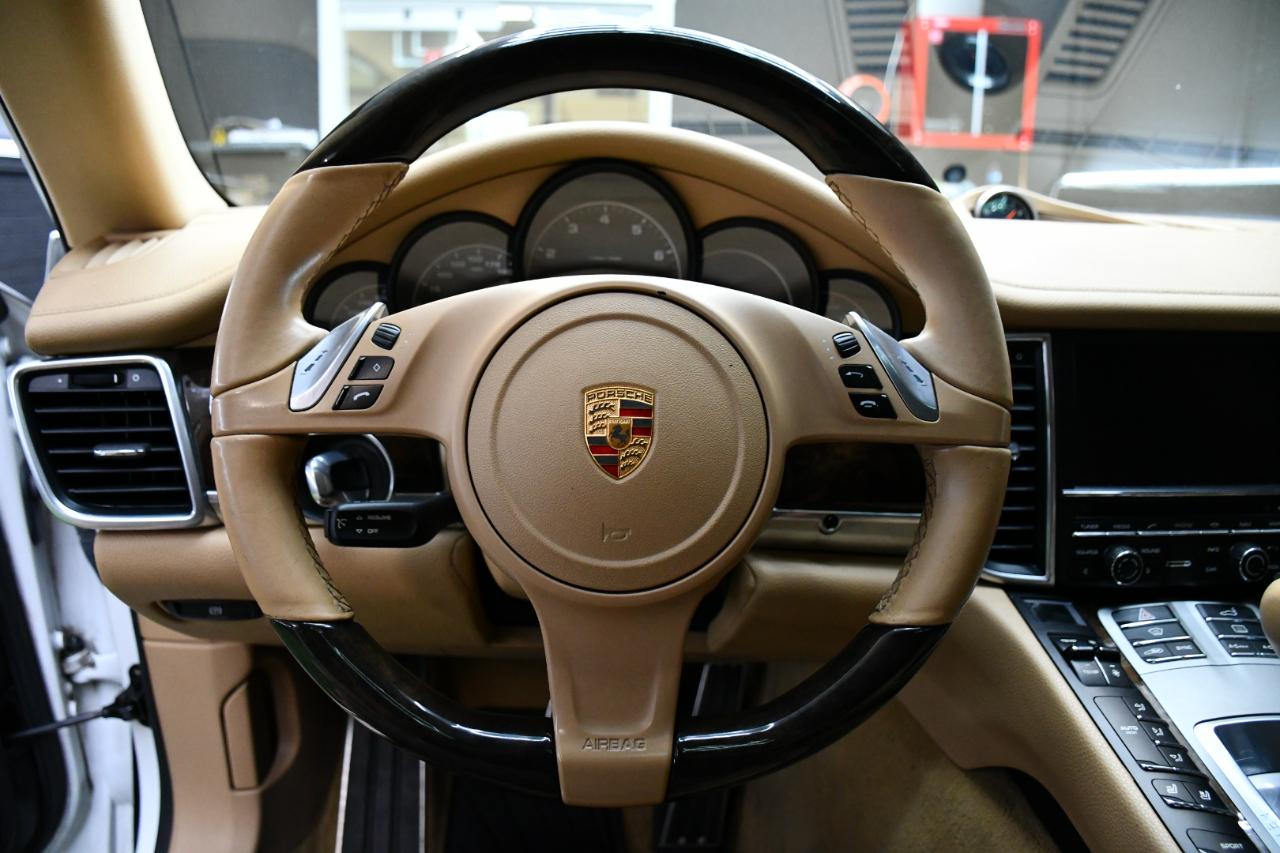 Porsche Panamera 4 2016