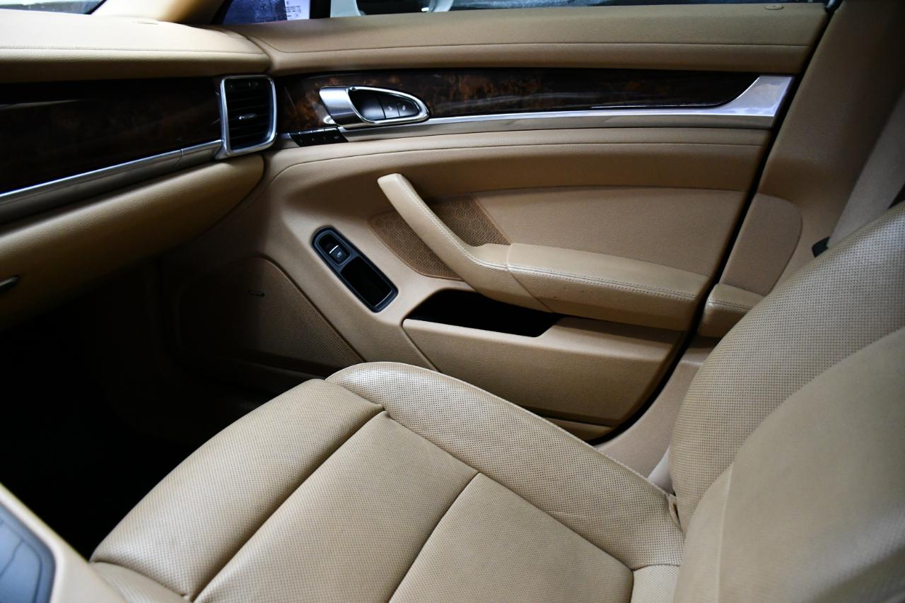 Porsche Panamera 4 2016