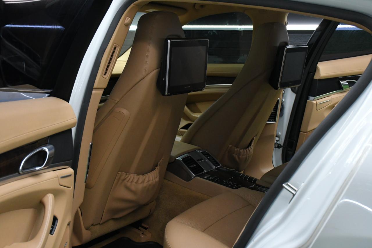 Porsche Panamera 4 2016