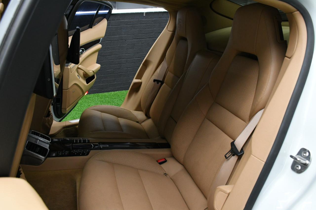 Porsche Panamera 4 2016