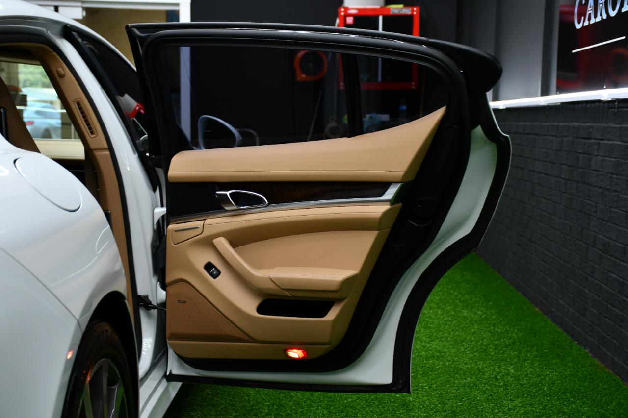 Porsche Panamera 4 2016