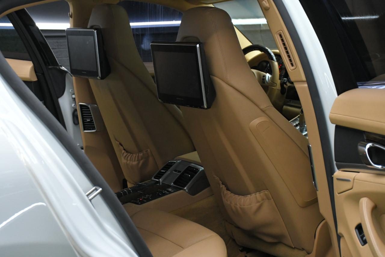 Porsche Panamera 4 2016