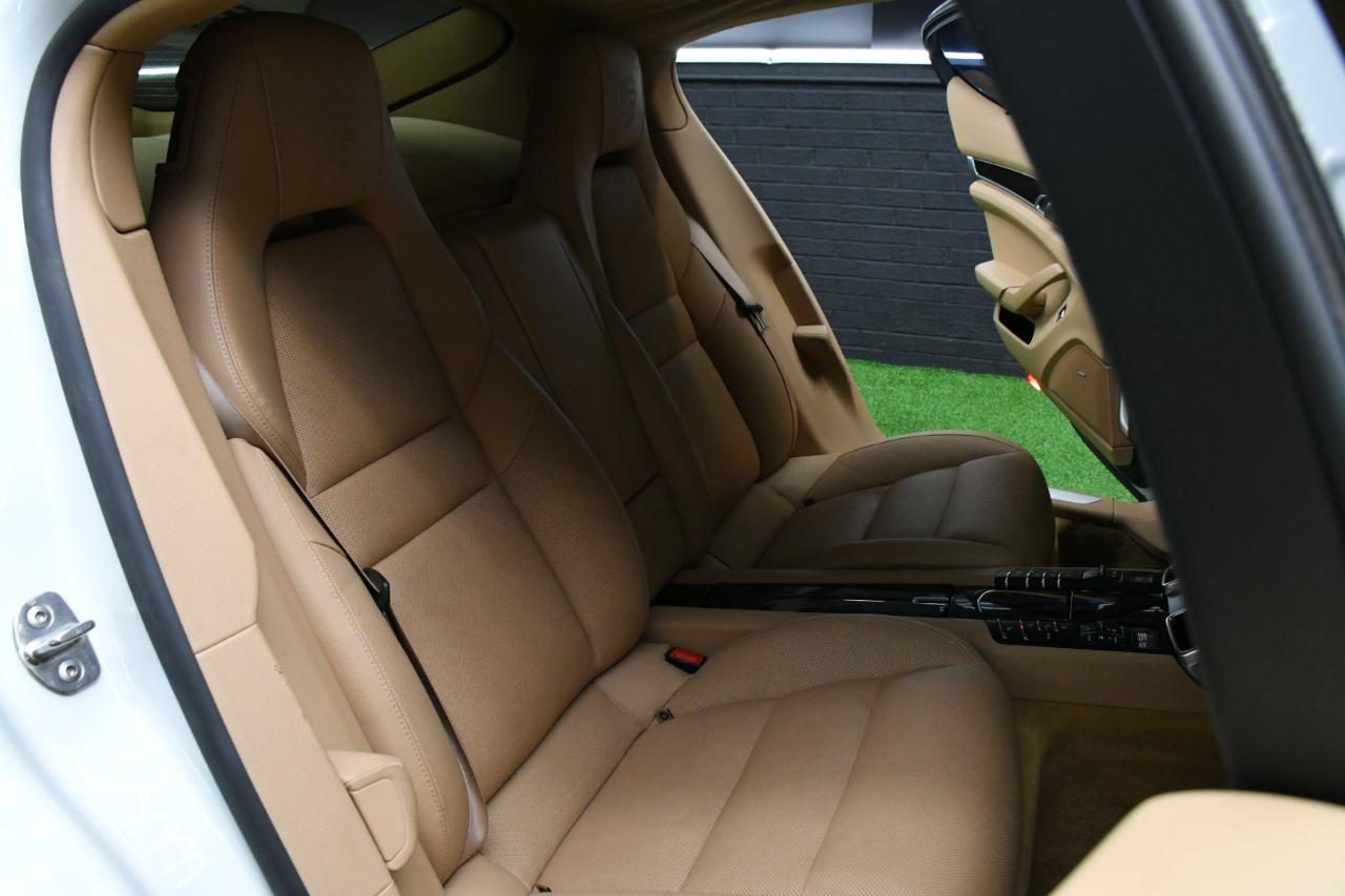 Porsche Panamera 4 2016