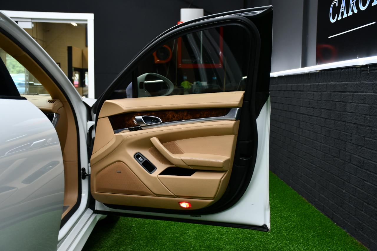 Porsche Panamera 4 2016