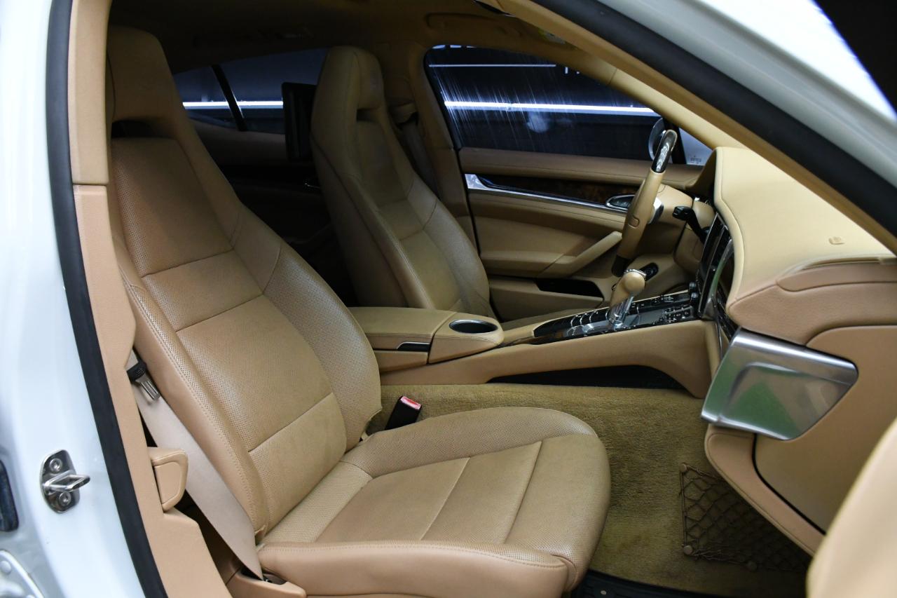Porsche Panamera 4 2016