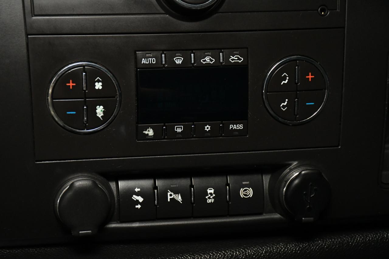GMC Sierra 3500HD SLE Crew Cab 4WD 2014