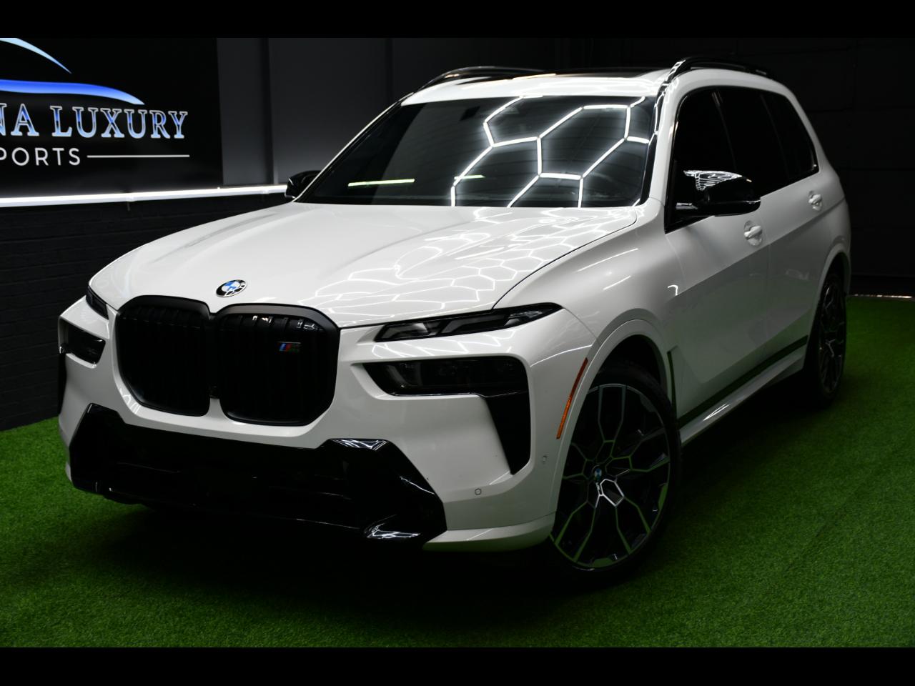 2023 BMW X7 M60i