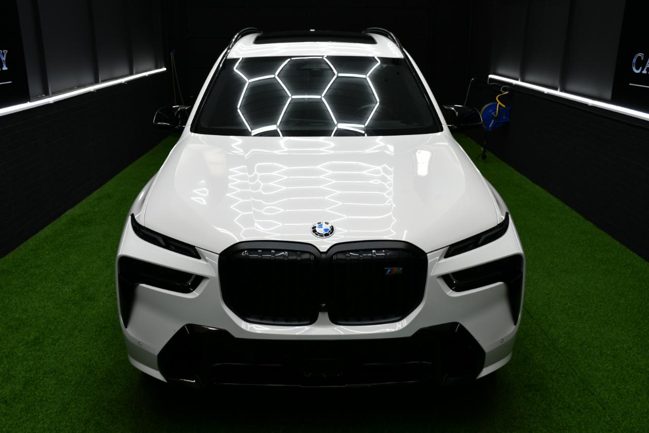 BMW X7 M60i 2023